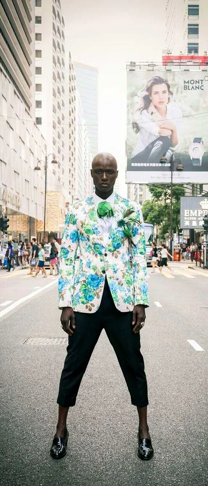 Papis blumen anzug_rotknopf massanzüge.jpg
