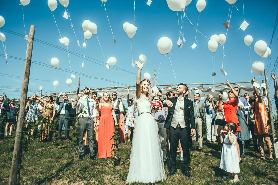 Rotknopf_Hochzeitsanzug_Gatterbauer3 (1).jpg
