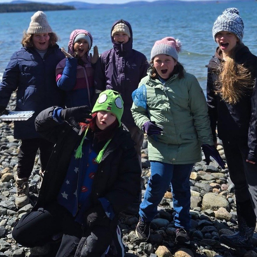 Want to schedule a spring field trip? There is still time to get on our calendar before the end of the school year!
Earlier this spring, Mountain View 5th graders visited Taft Point and explored the evidence of living things in the intertidal zone,