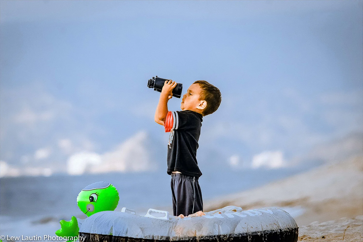 Mexico, boy with binoculars-.jpg
