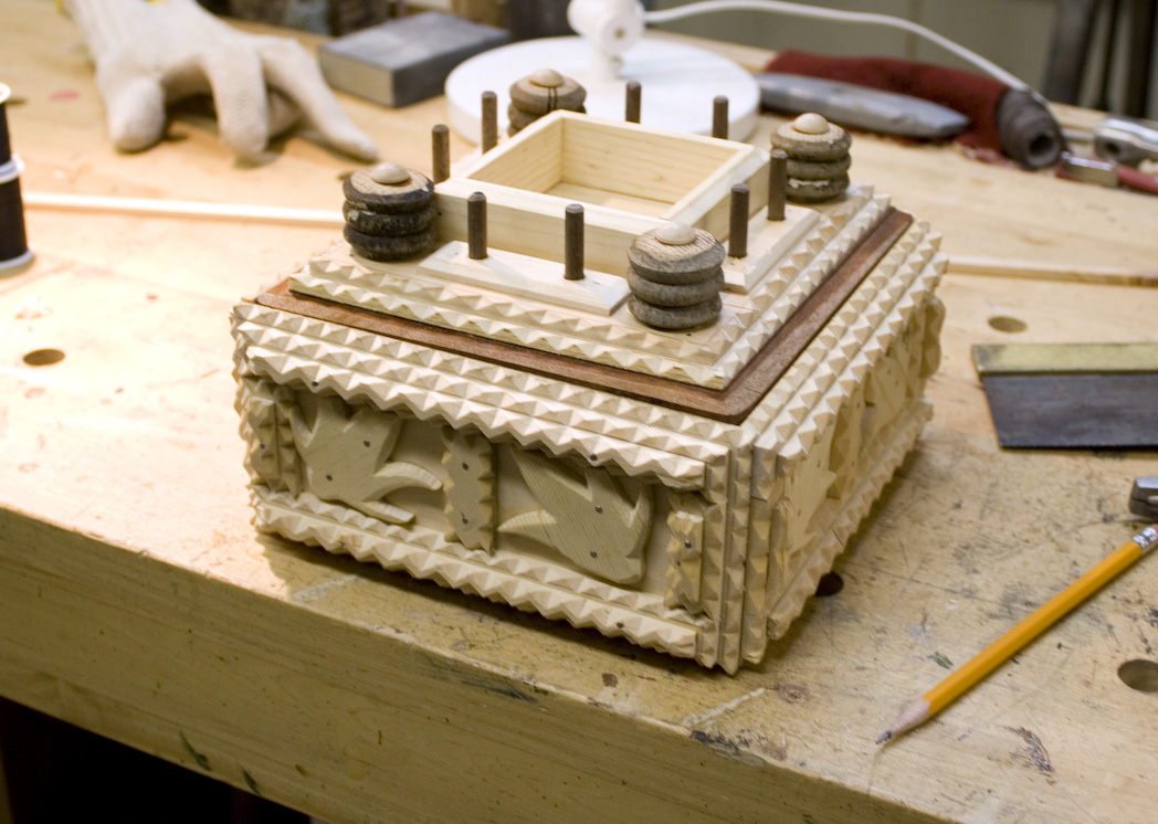 tramp-art-jewelry-box-unpai1.jpg
