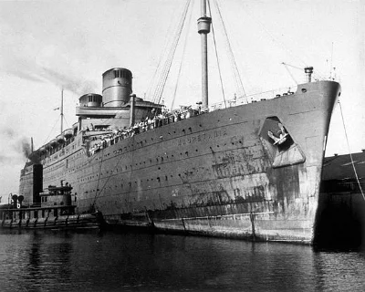 The Mauretania, in Newport News, Va, with German prisoners, 9/16/42.