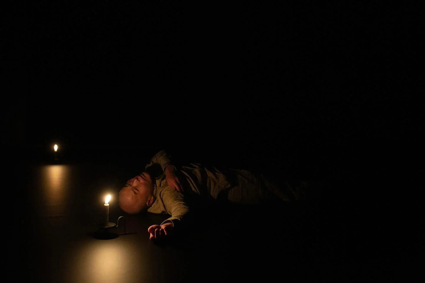 As we wrap up 2025, we reflect on a great year for Convoi Exceptionnel. From the premiere of &ldquo;Detached from Others&rdquo; at Dansehallerne to welcoming Sofie M&oslash;nster as our new producer. Our research and development journeys to Indonesia