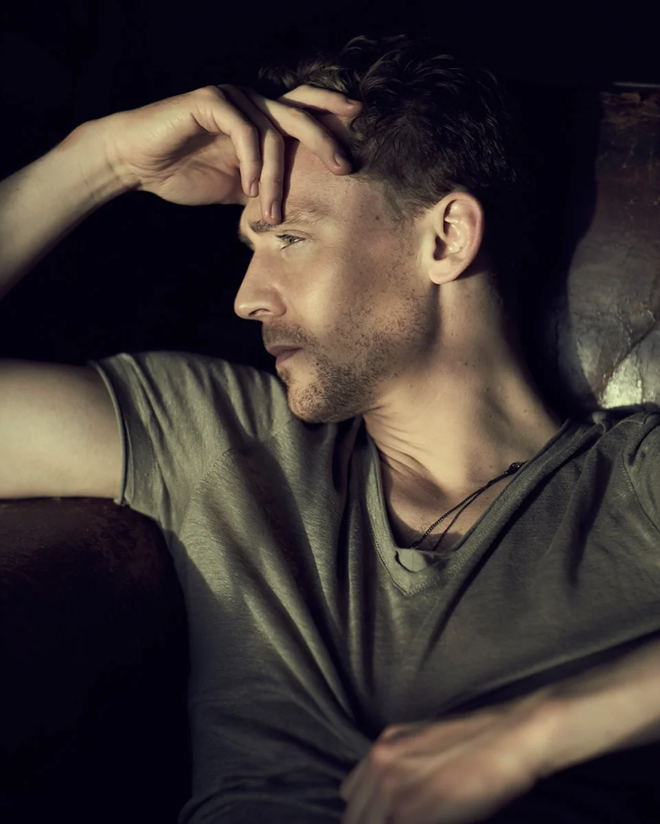 Hiddlestone_Shot02_435.jpg