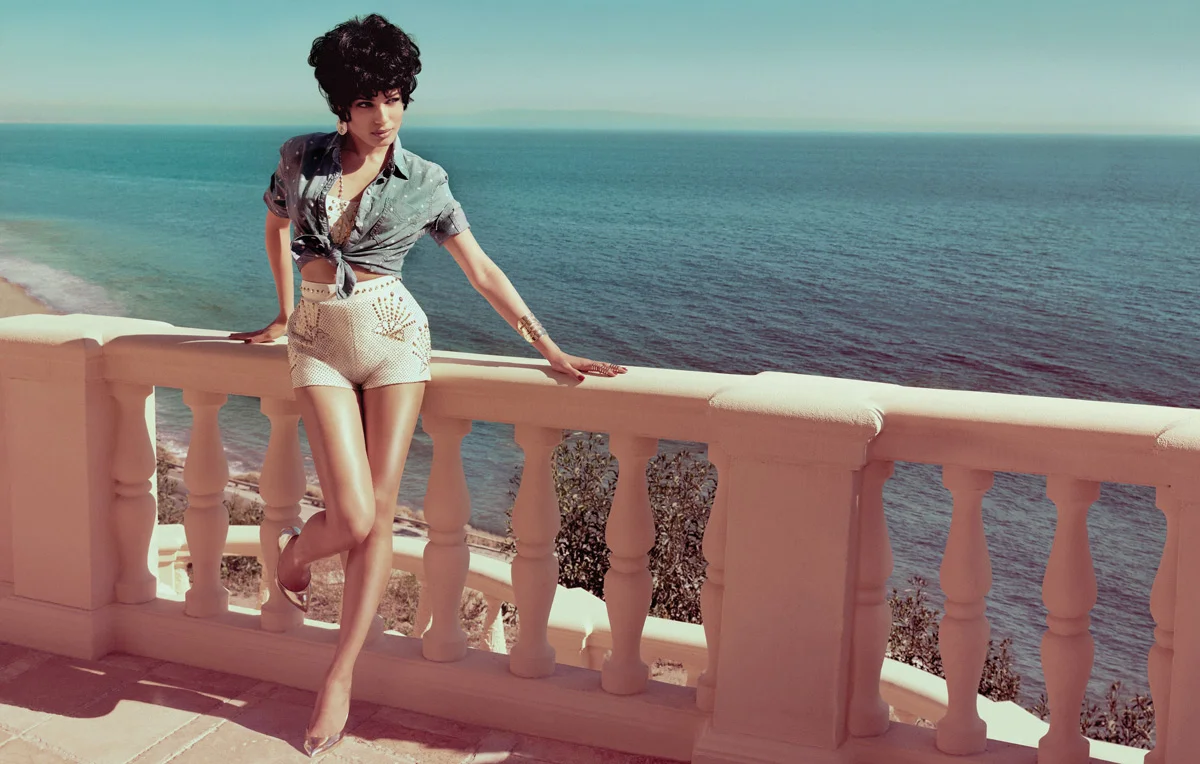 Flaunt_FreidaPinto_02_093_J.jpg