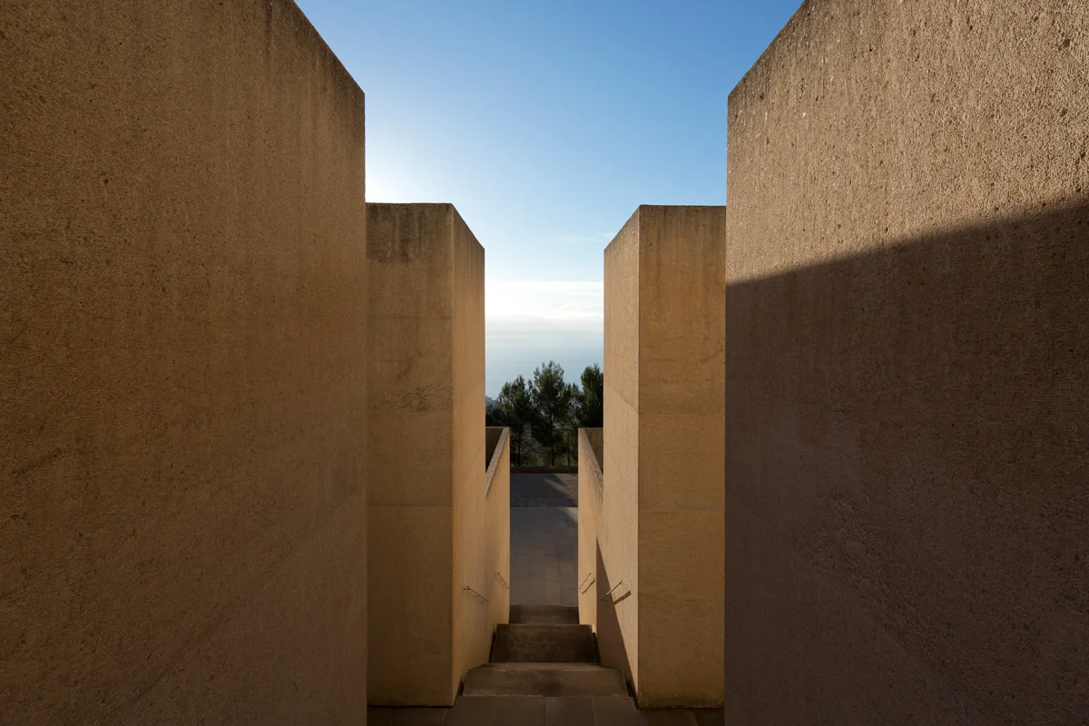 LT01233.jpg