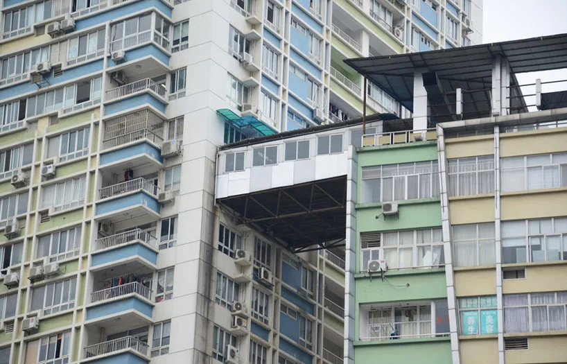illegal-corridor-bridge-highrise-nanning-china-designboom-01.jpg
