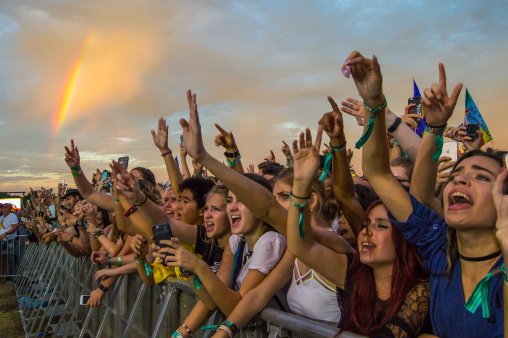 Cage-the-Elephant_Rainbow.jpg