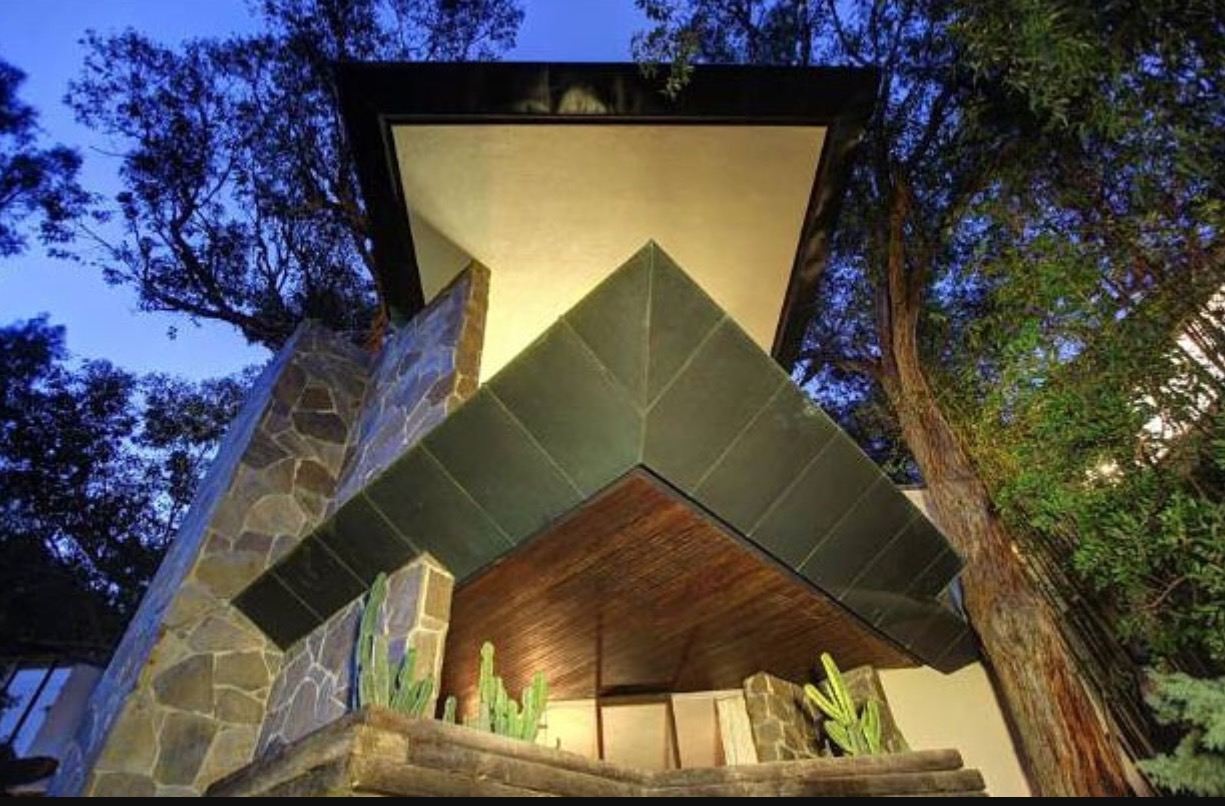 John Lautner. Wolff House in Hollywood (1961).
