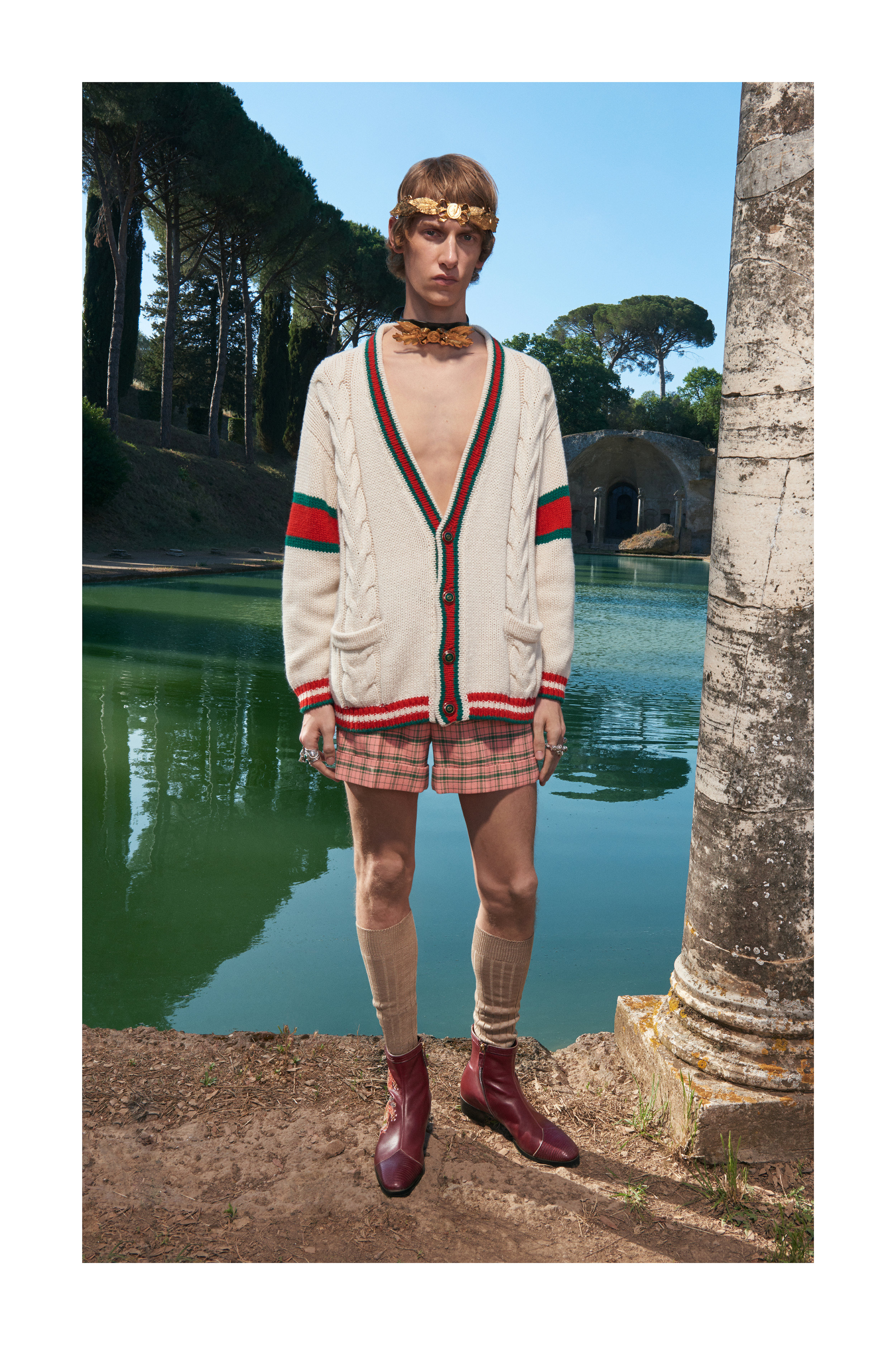 GU547_CRUISE LOOKBOOK_WHITE BORDER_2732x4098px_300 dpi_01.jpg