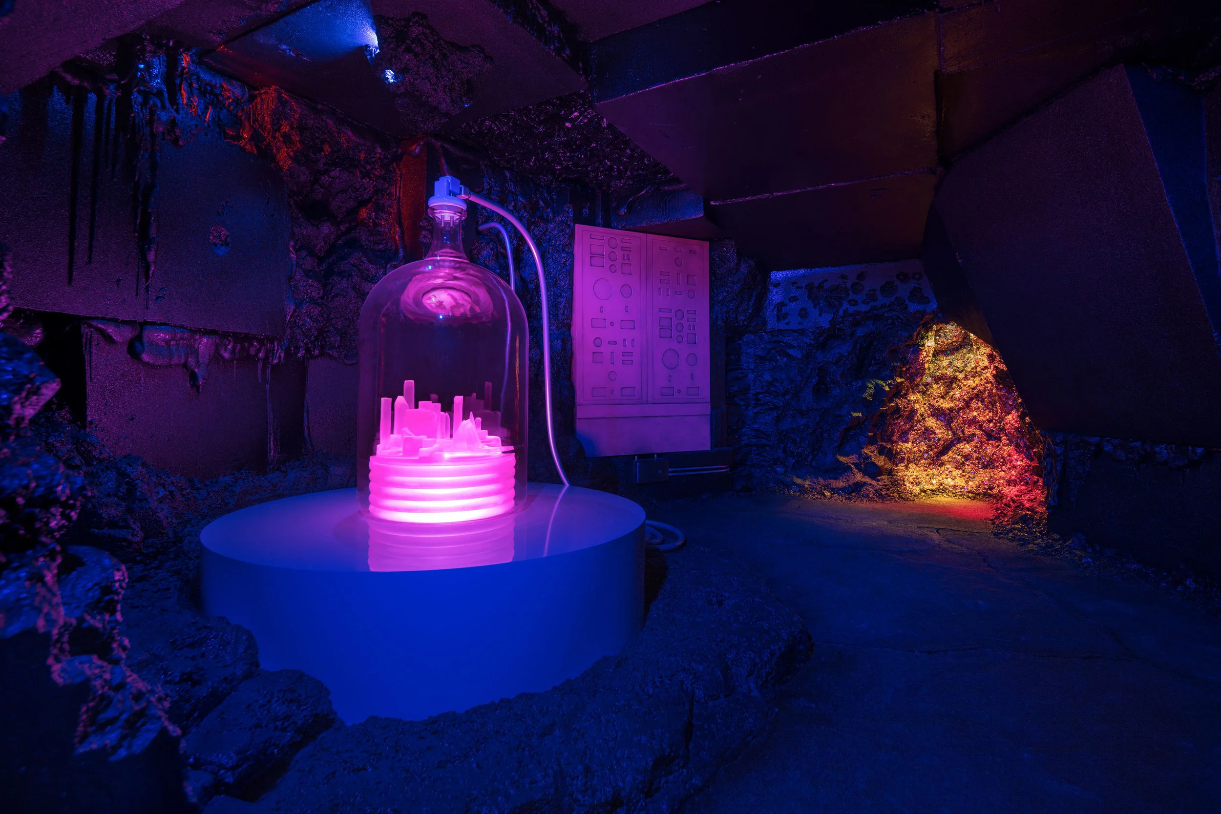 Mike Kelley. Kandor 10B (Exploded Fortress of Solitude). 2011. Mixed media with video projection, sound. 289.6 x 1524 x 2286 cm / 114 x 600 x 900 in. Installation view, ‘Mike Kelley: Kandors 1999 –2011,’ Hauser & Wirth Los Angeles, 2017. Art © Mike Kelley Foundation for the Arts. All Rights Reserved / Licensed by VAGA, New York, NY. Courtesy the Mike Kelley Foundation for the Arts and Hauser & Wirth. Photo: Fredrik Nilsen