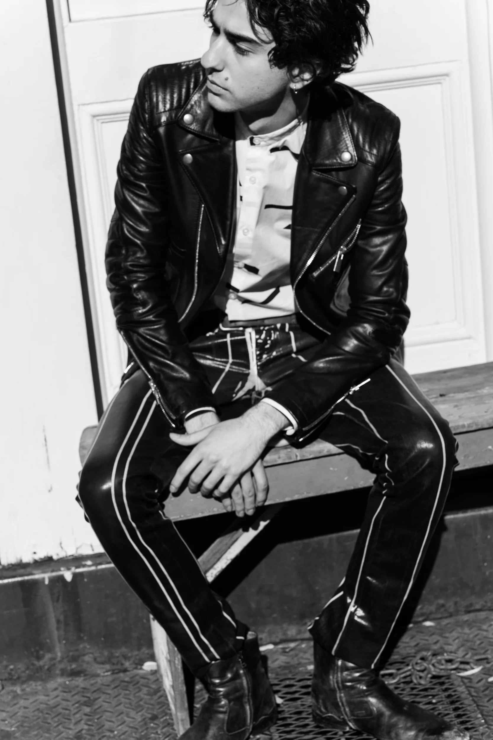 Alex Wolff on Humanizing Monster Characters, Returning to Real World Living  After Jobs and More, image size:1667x2500