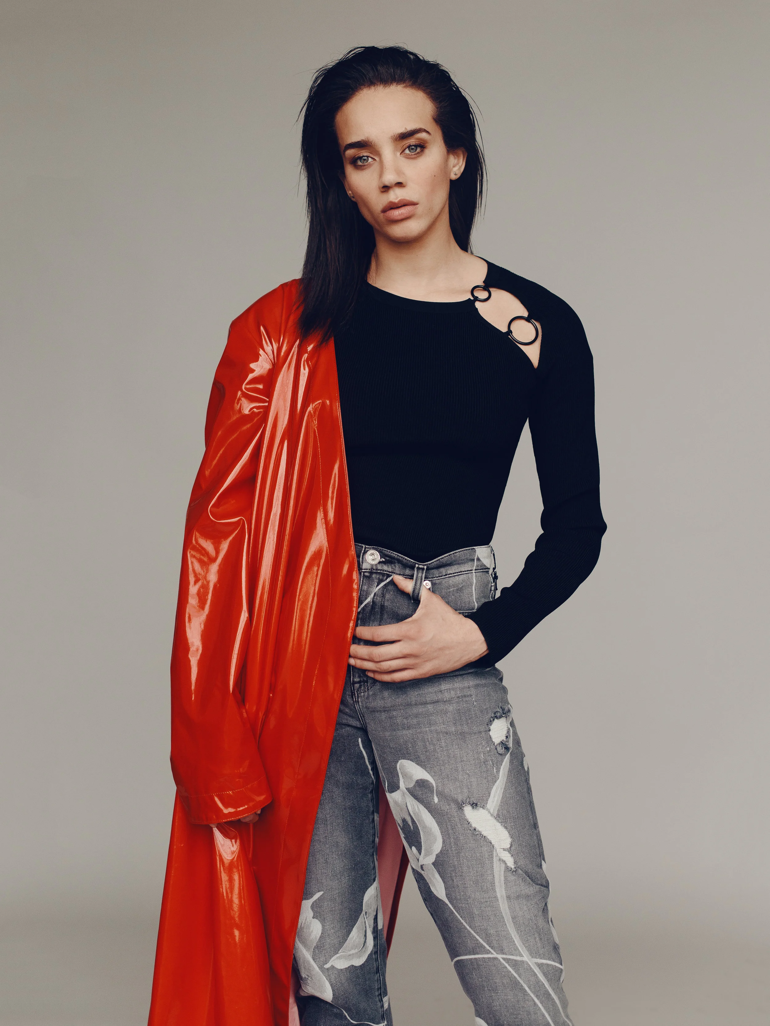 ATTICO available at Matchesfashion.com coat, CUSHNIE ET OCHS sweater, HUDSON JEANS jeans. 