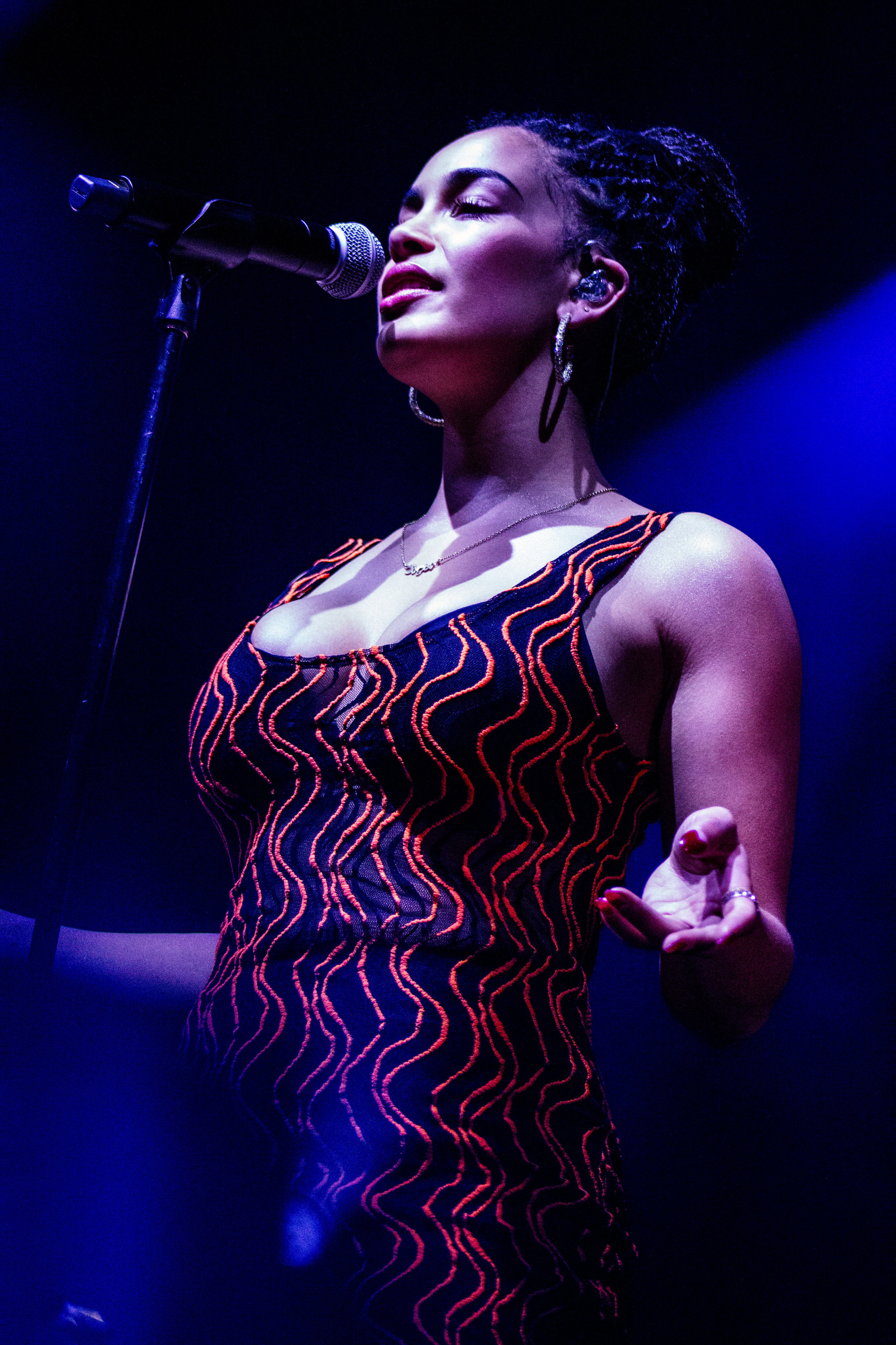 Jorja Smith at The Novo in Los Angeles | shot by Isaac von Hallberg