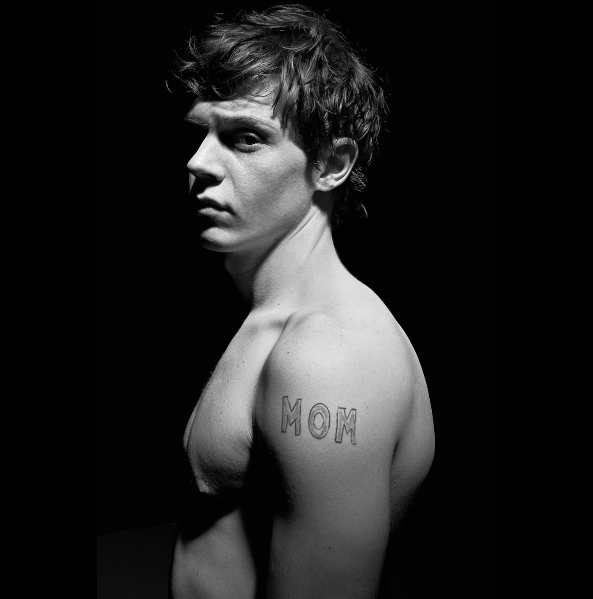 Evan peters shirt off