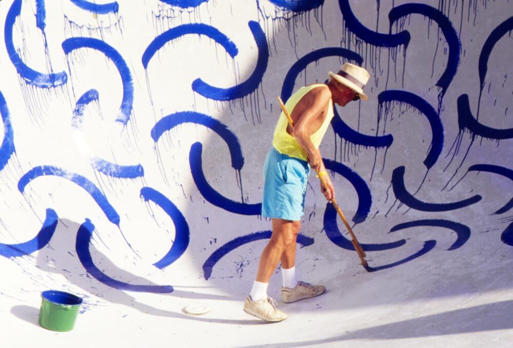  Jim McHugh, David Hockney Paints a Swimming Pool , 1993 