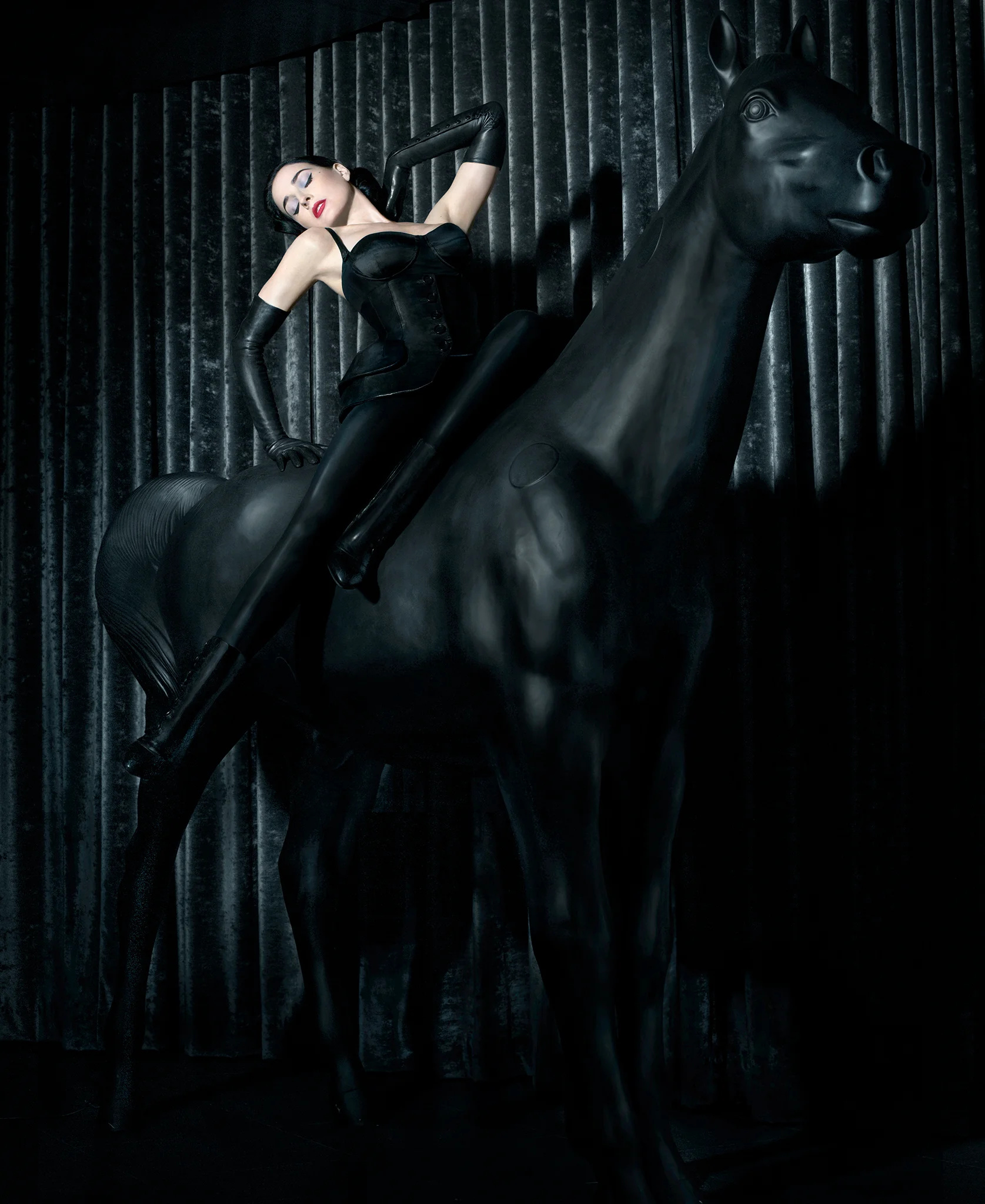 Dita Von Teese , Markus Klinko.
