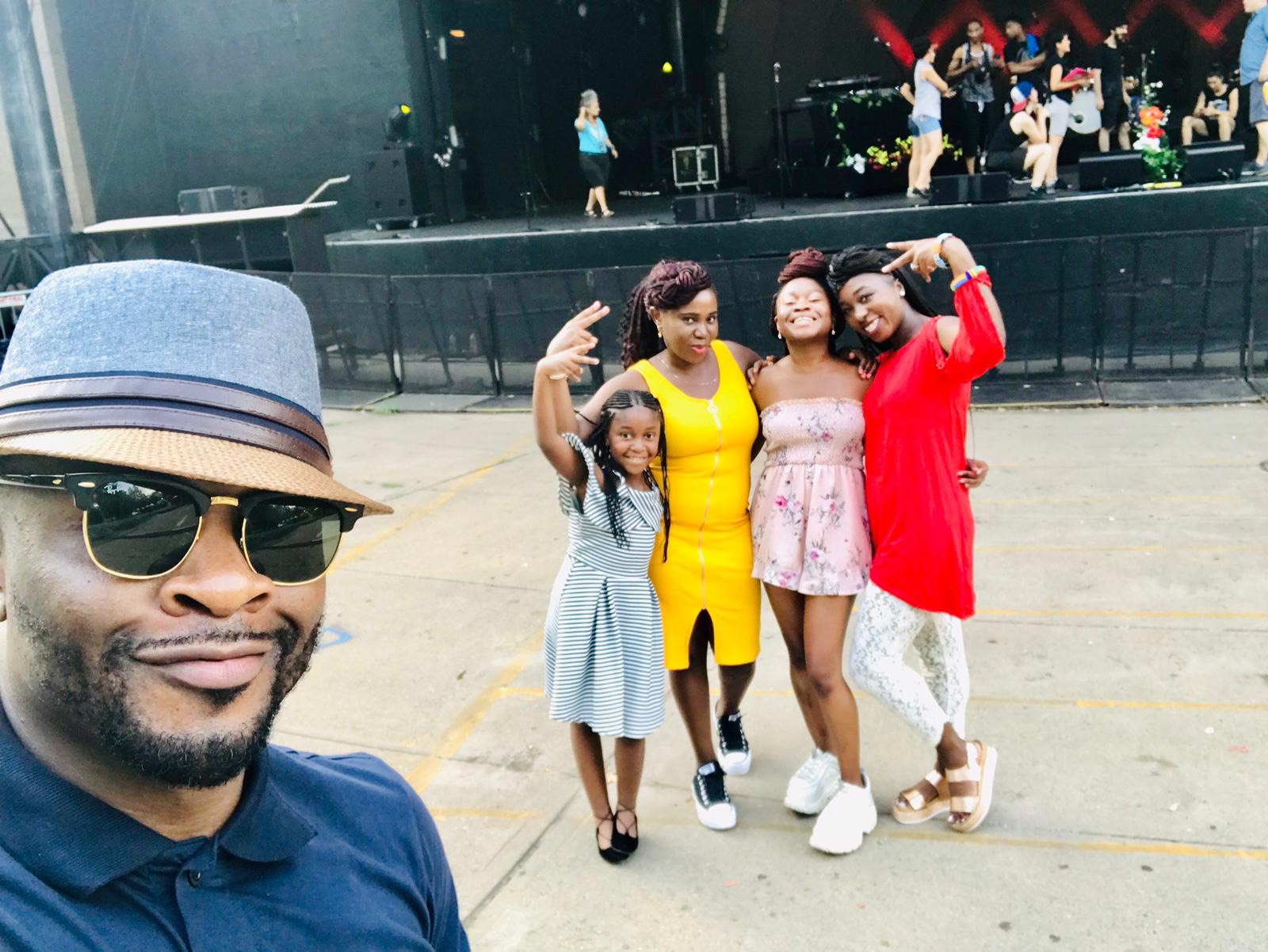 Family picture! My family and sister who lives in the States. Saw my live show for the first time.