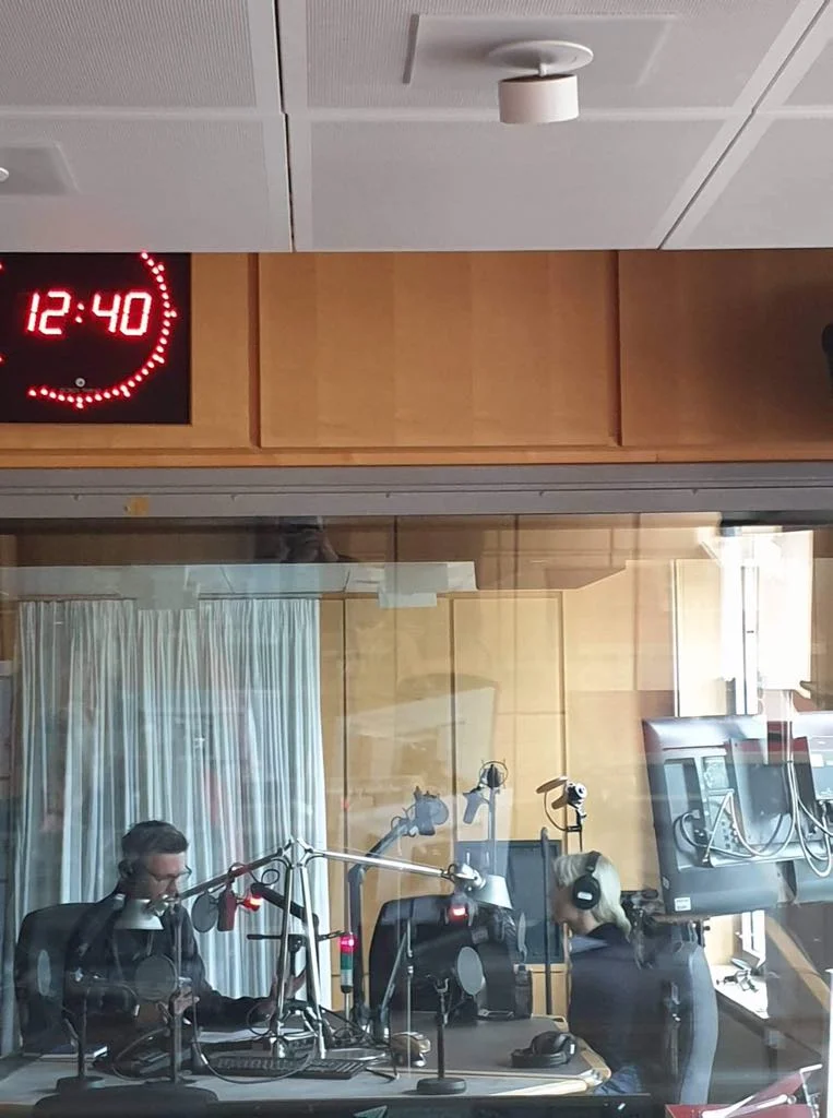Back in Berlin, live on DeutschlandFunk Radio. We had a chat and I played Easy Babe on the piano, solo.