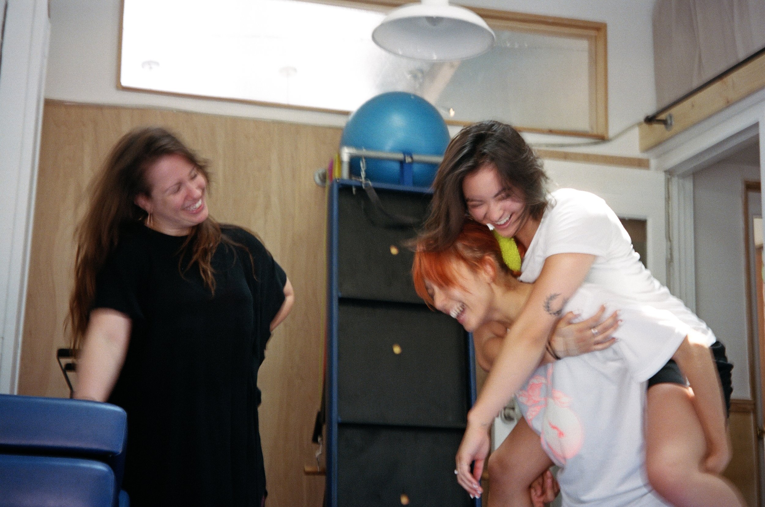 This is a rehearsal for the ‘Heart O’ Hearts’ music video with my friends and dance extraordinaires Sierra Katina and Melissa Schade at my favourite dance studio in this world, Ryan Heffington’s Sweat Spot.