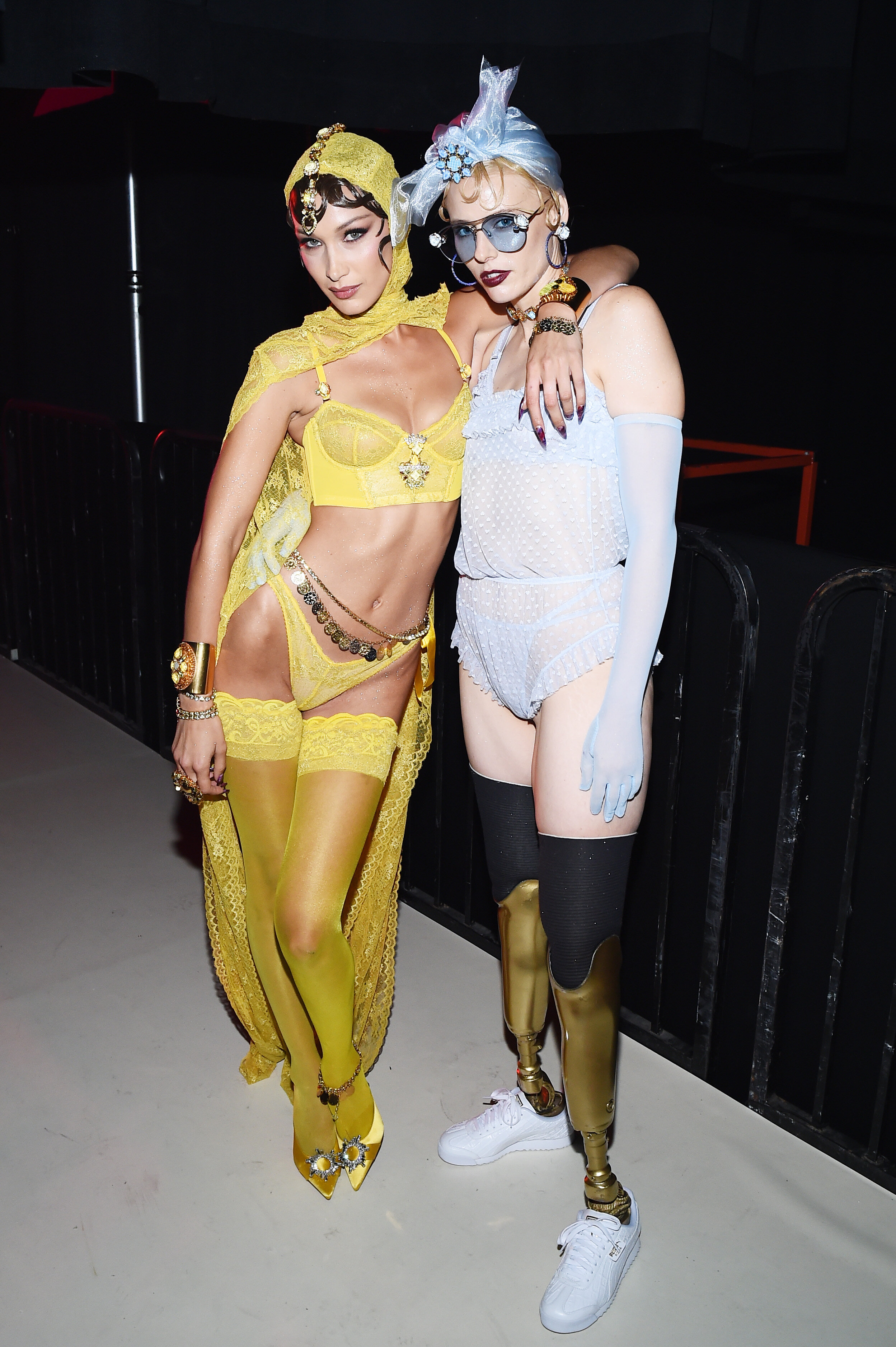 Flaunt_BellaandLauren.JPG