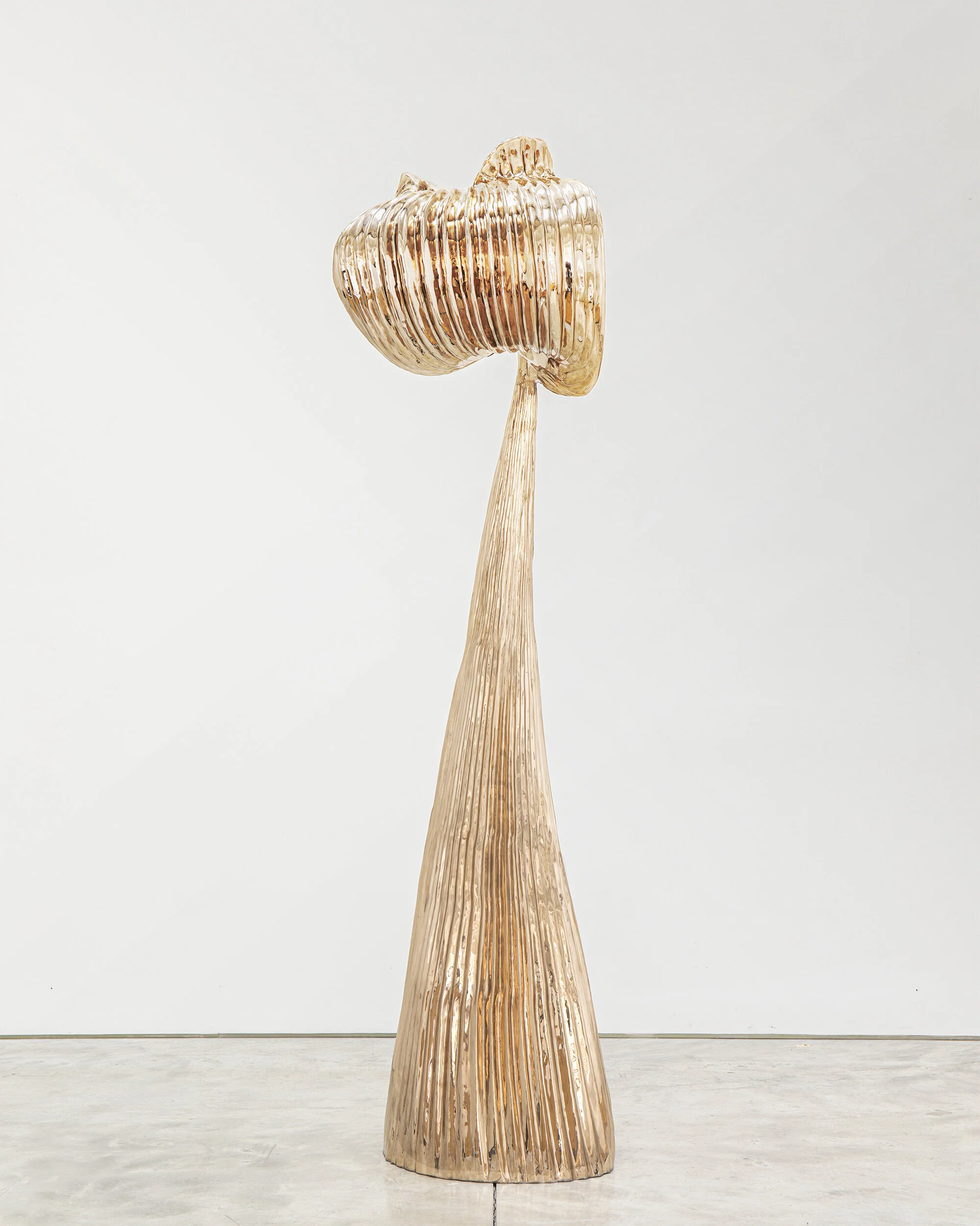 Alma Allen's biomorphic sculptures have minds of their own 港