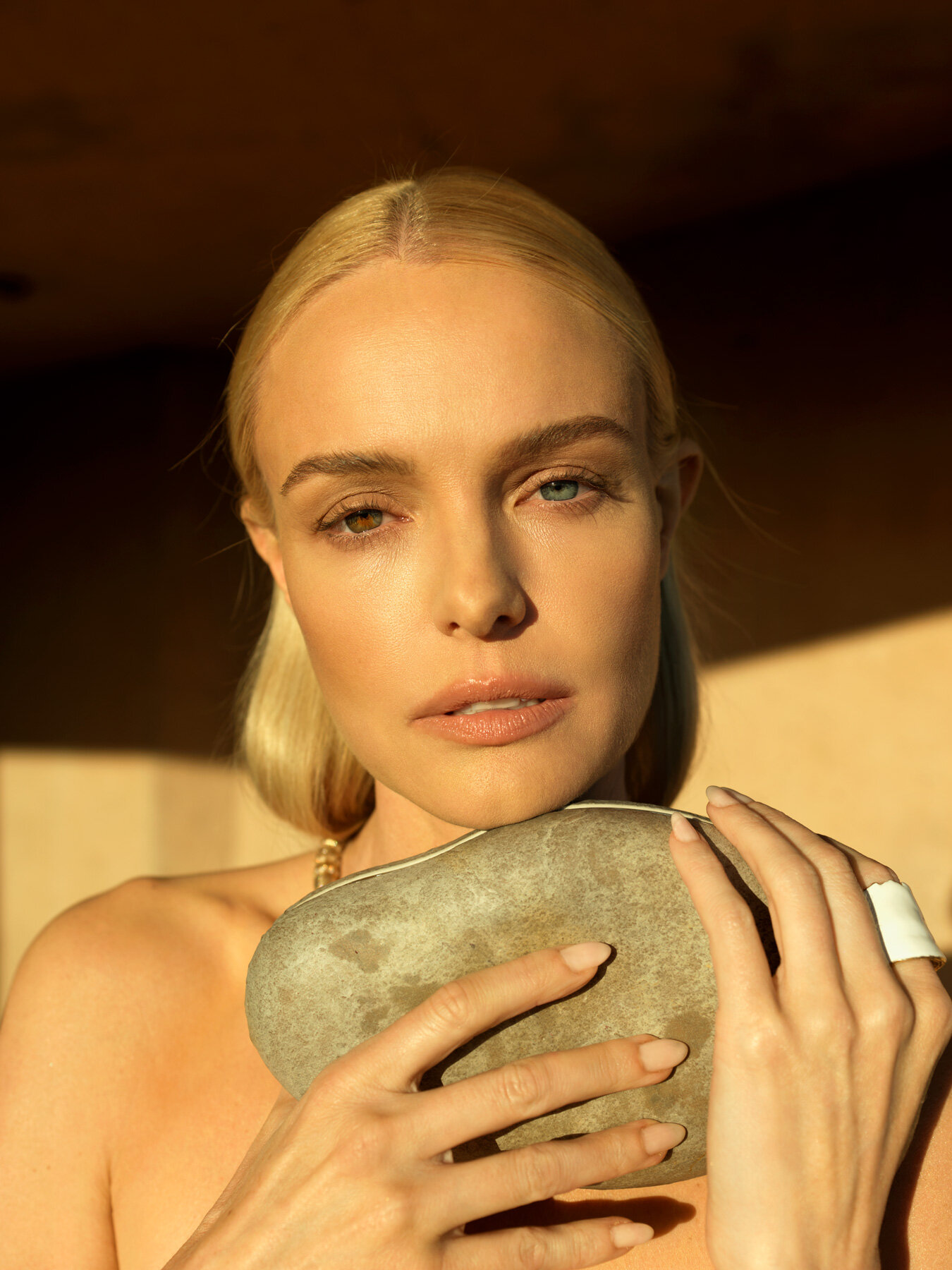 Kate Bosworth wears BOTTEGA VENETA clothing and accessories.