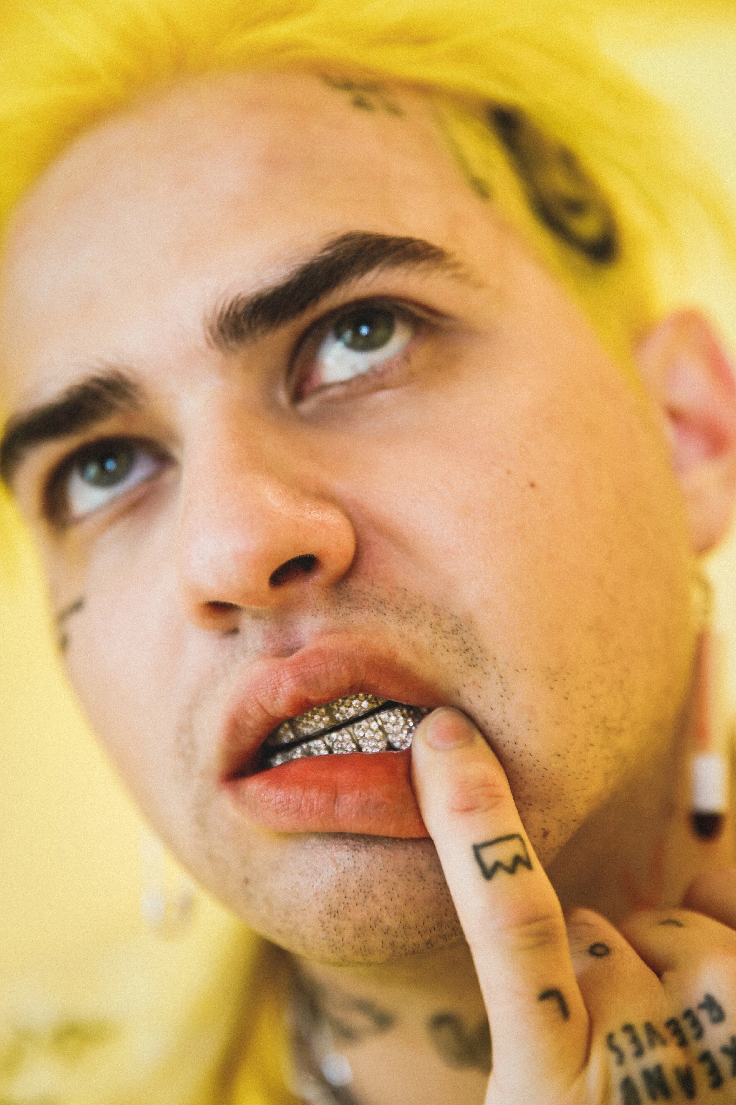 SMILEZ / THE LA RAPPER CATCHING EVERYONE'S ATTENTION