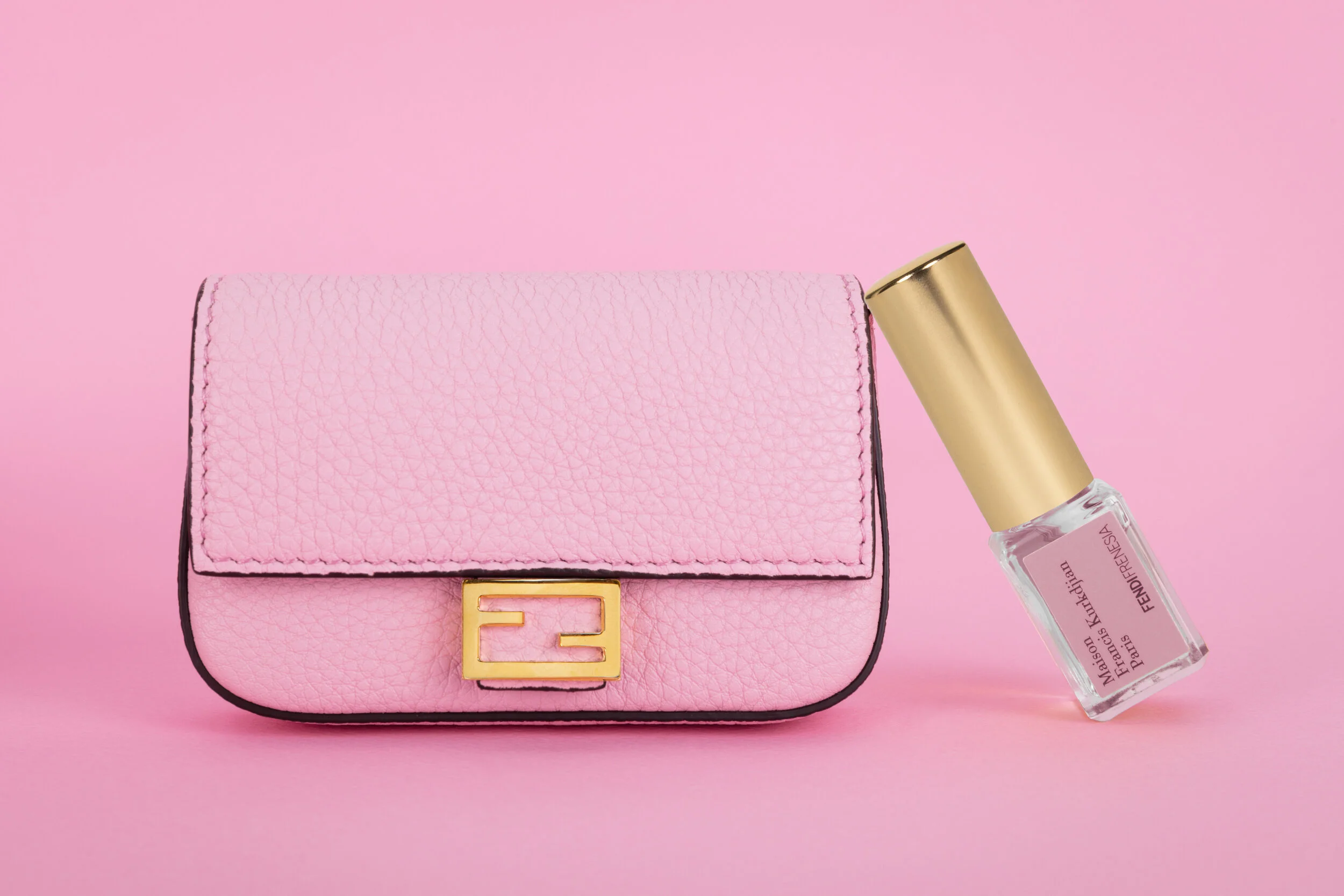 FENDI 　ピンク　ナノバゲット FENDI / Maison Francis Kurkdijan Collaboration for Pink Scented