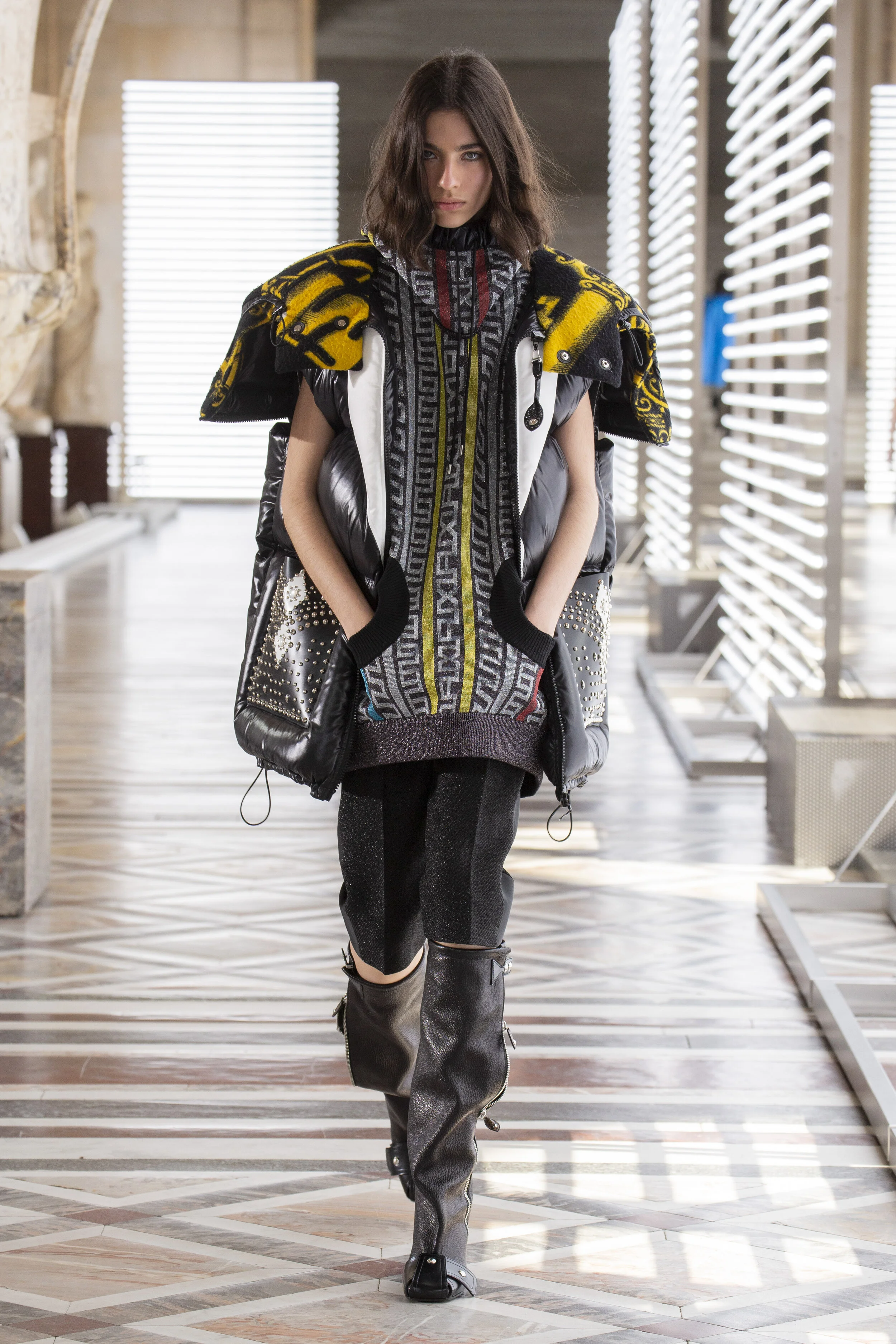 ホワイトブラウン 返品可 ルイヴィトン LOUIS VUITTON ロゴ スカート