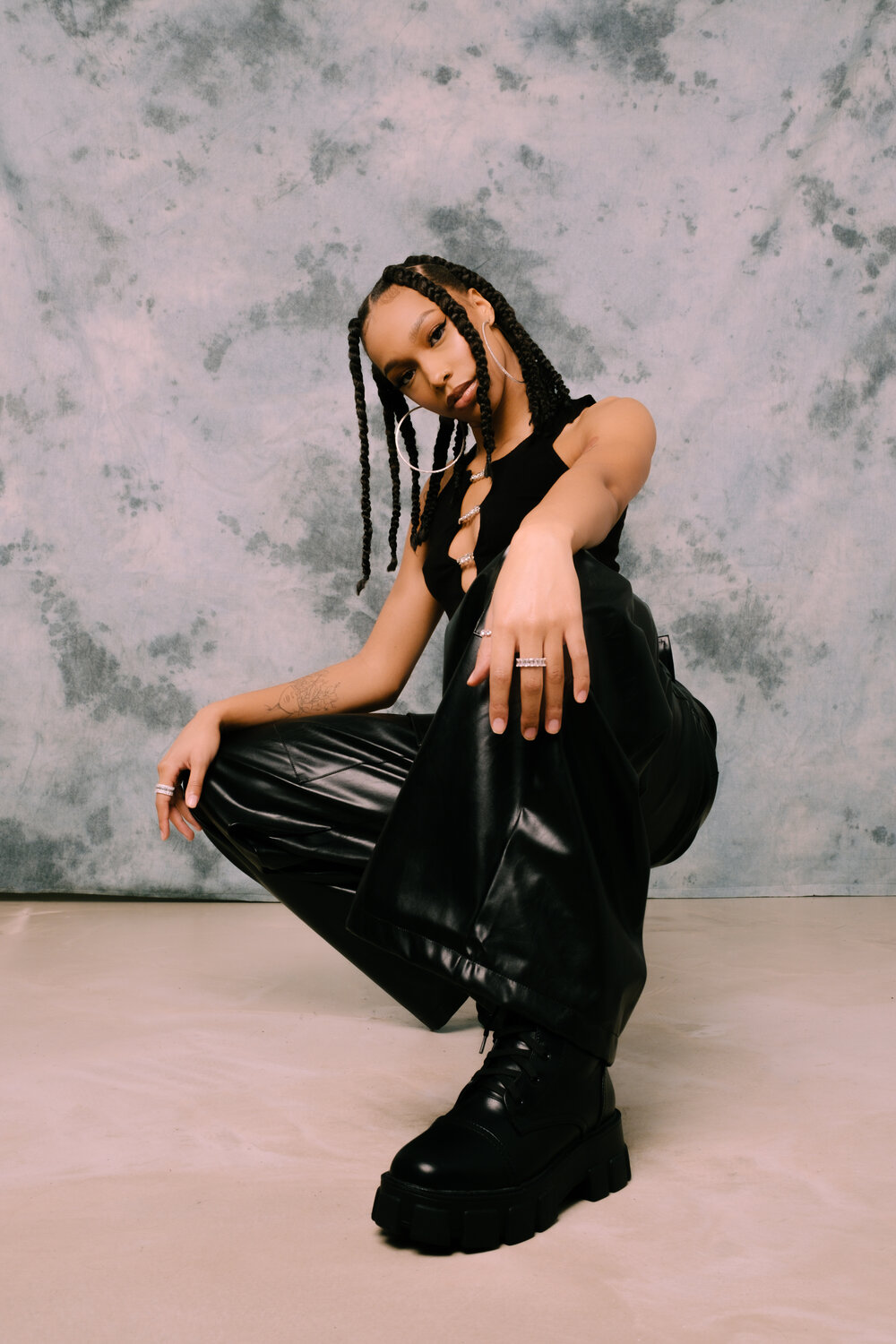 Flaunt Premiere | Alana Maria Unleashes “Chargie” Featuring Midas The Jagaban — Flaunt Magazine