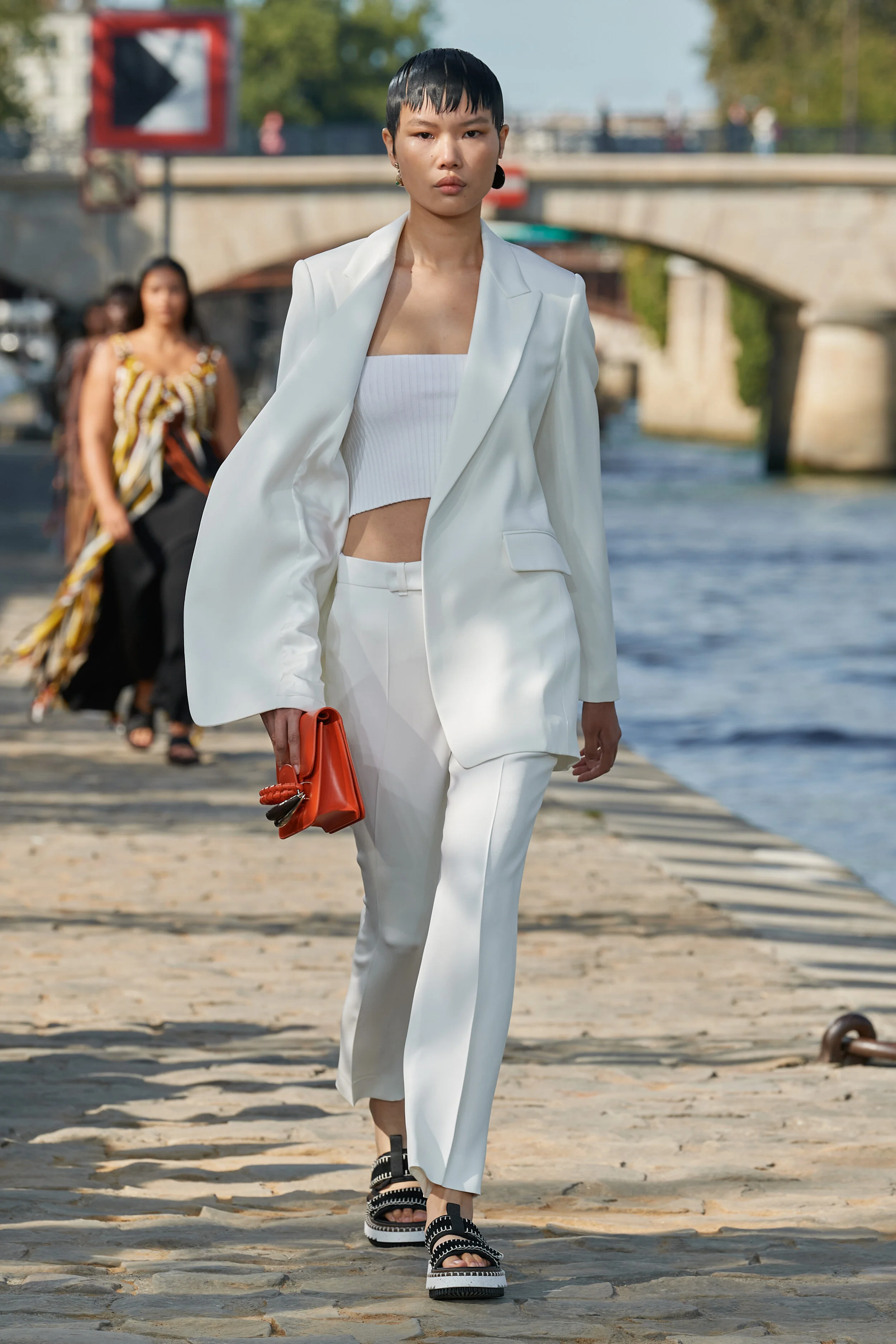 Chloé SS22 26.jpg