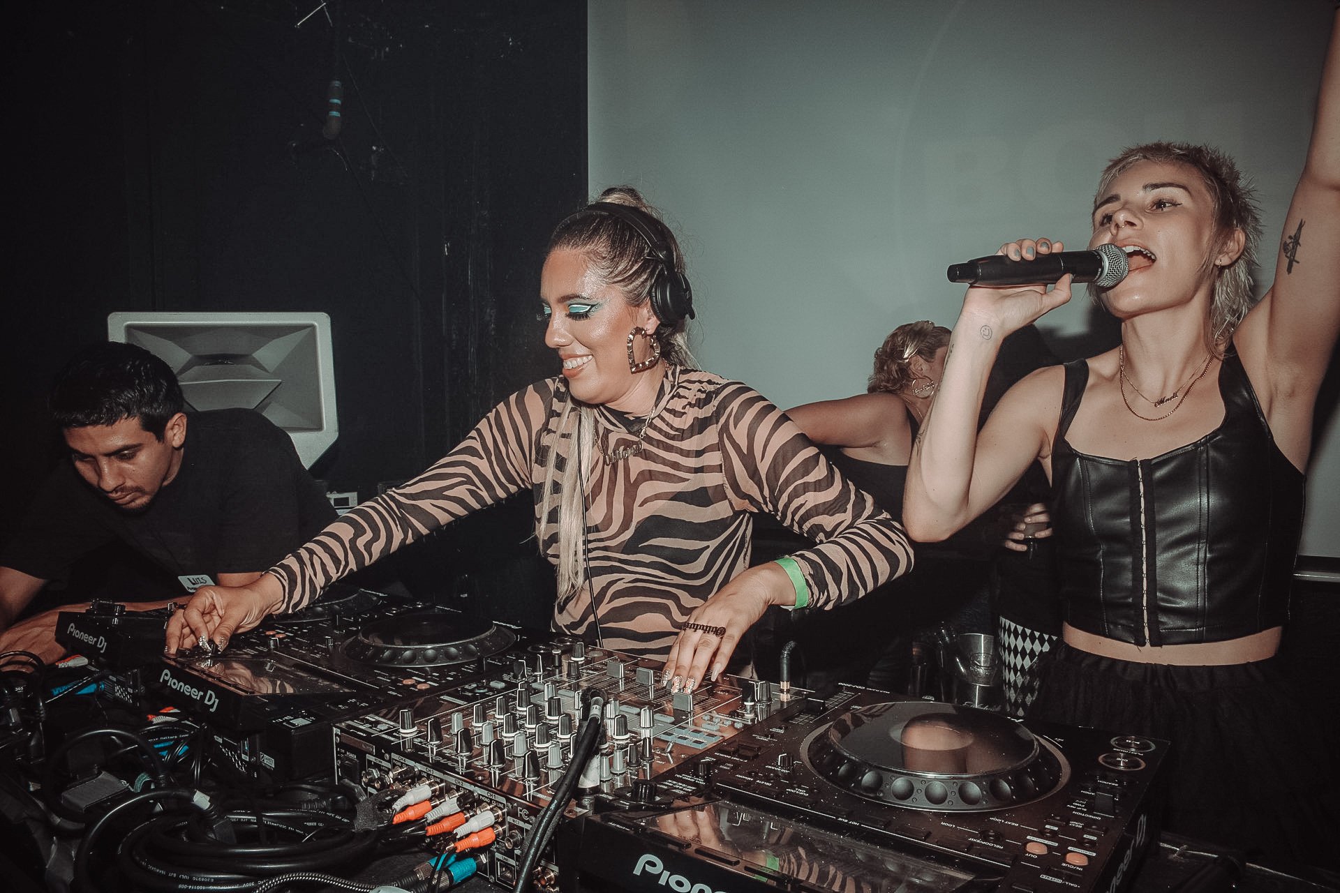  Photographed by  Sandra Blow  