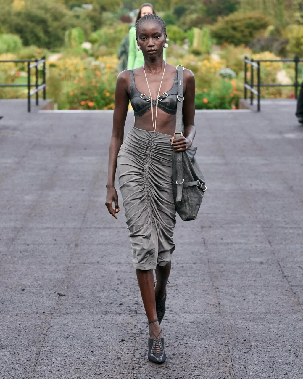 Givenchy SS23 LOOK 03.jpg