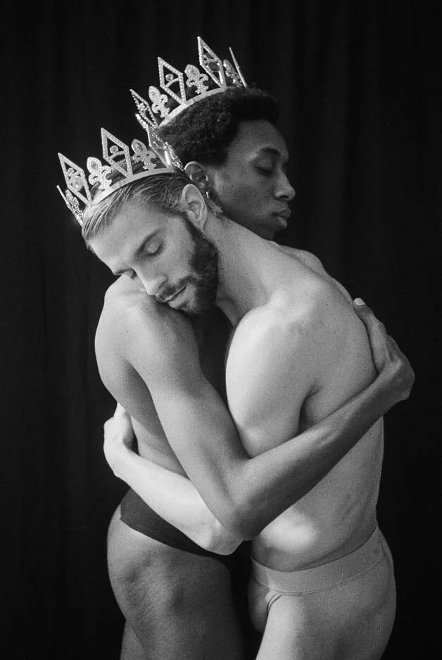 “BALLERINO” SOLO SHOW OF PHOTOGRAPHER DAVID-SIMON DAYAN OFFERS AN INTIMATE, GRACEFUL TAKE ON THE LIGHT AND THE CONTRASTS AMONG MEN IN BALLET