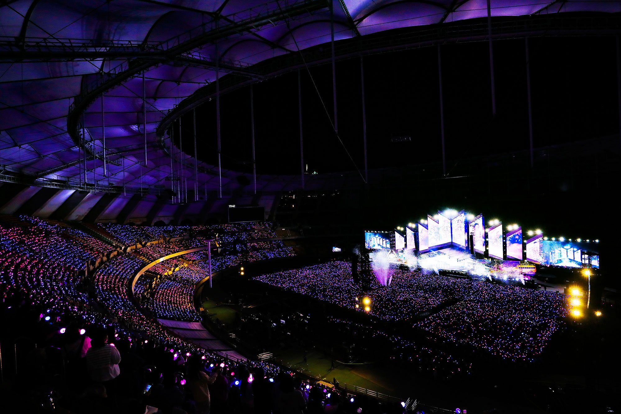 Stadium__BTS-_Yet-To-Come_-in-BUSAN_3.jpg