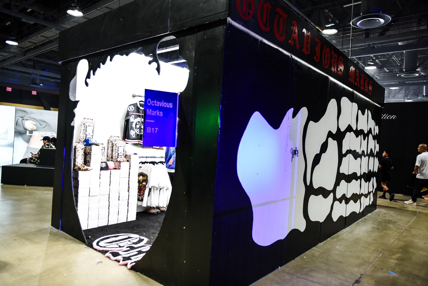EVENT: SNEAKERS, STREETWEAR, AND BEYOND: THE CULTURAL PHENOMENON OF  COMPLEXCON EXPLORED — A BOOK OF MAGAZINE