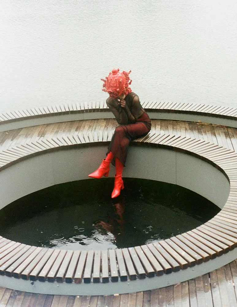 I (SEE) RED