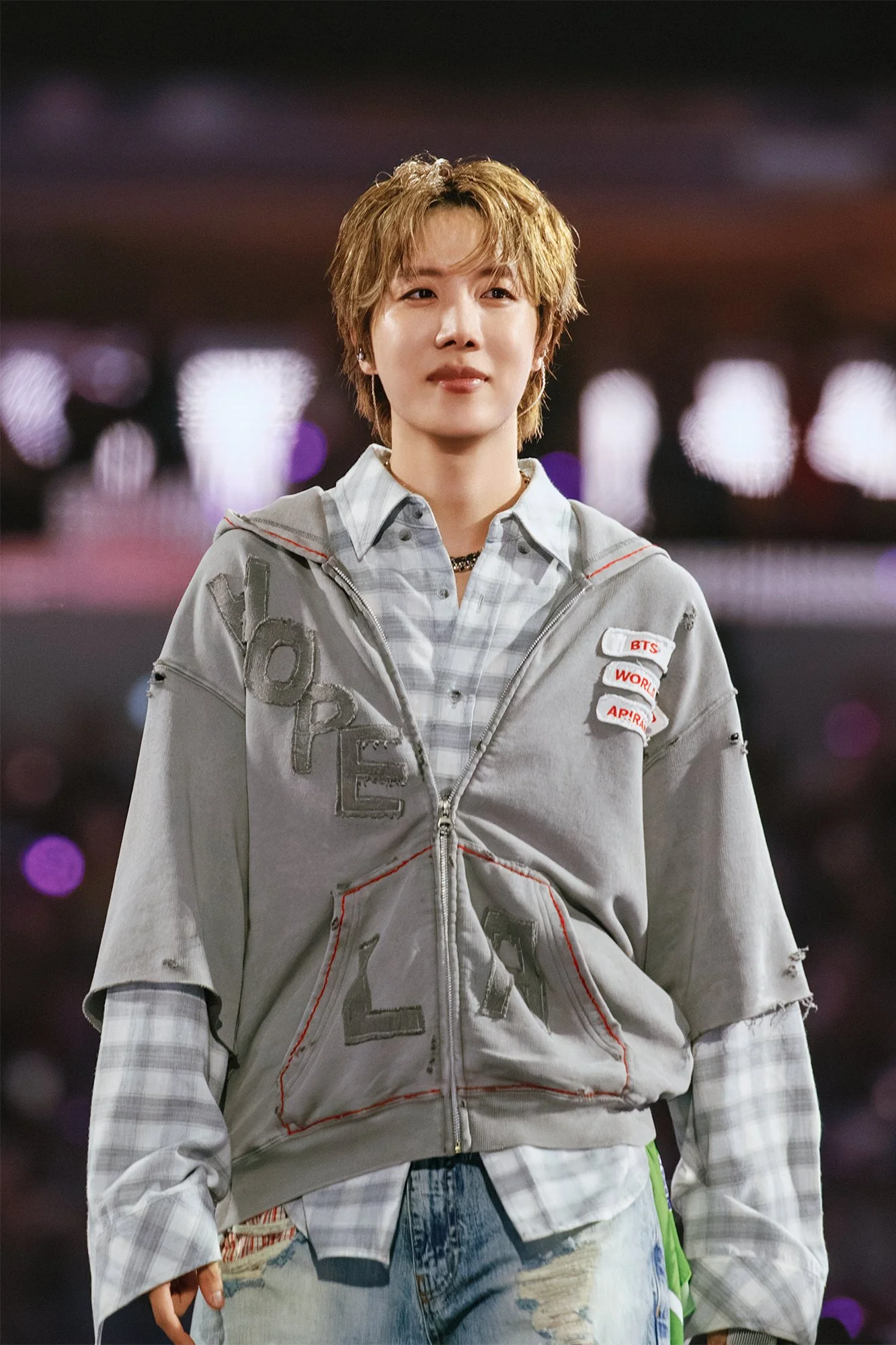8_ARIRANG_LOS ANGELES_j-hope.jpg