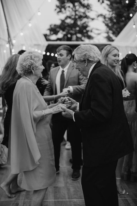  Extend hospitality to your guests with our accommodations for out-of-towners service. From hotel bookings to transportation arrangements, we ensure that your guests feel welcome and cared for throughout their stay. Plus, let us take care of the invi