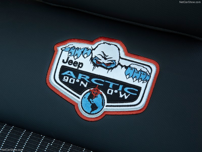 Jeep-Wrangler_Arctic_2012_800x600_wallpaper_0c.jpg