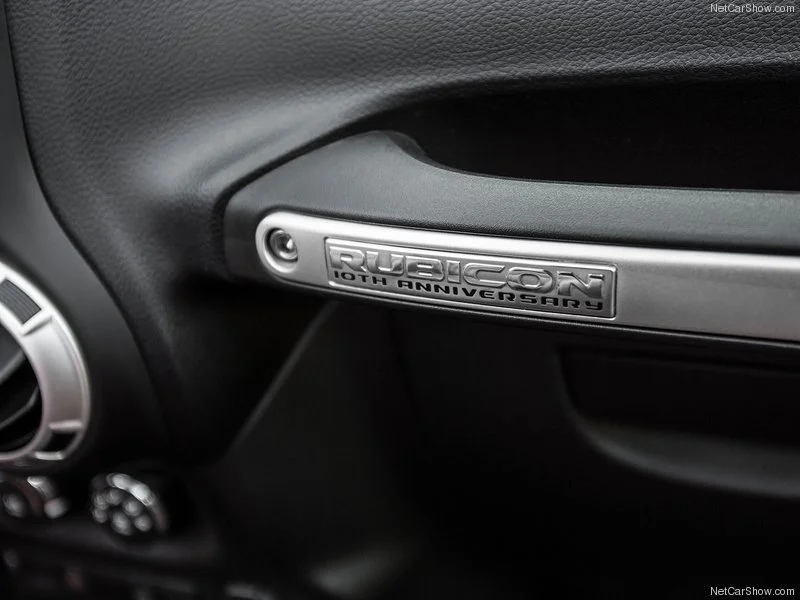 Jeep-Wrangler_Rubicon_10th_Anniversary_2013_800x600_wallpaper_16.jpg