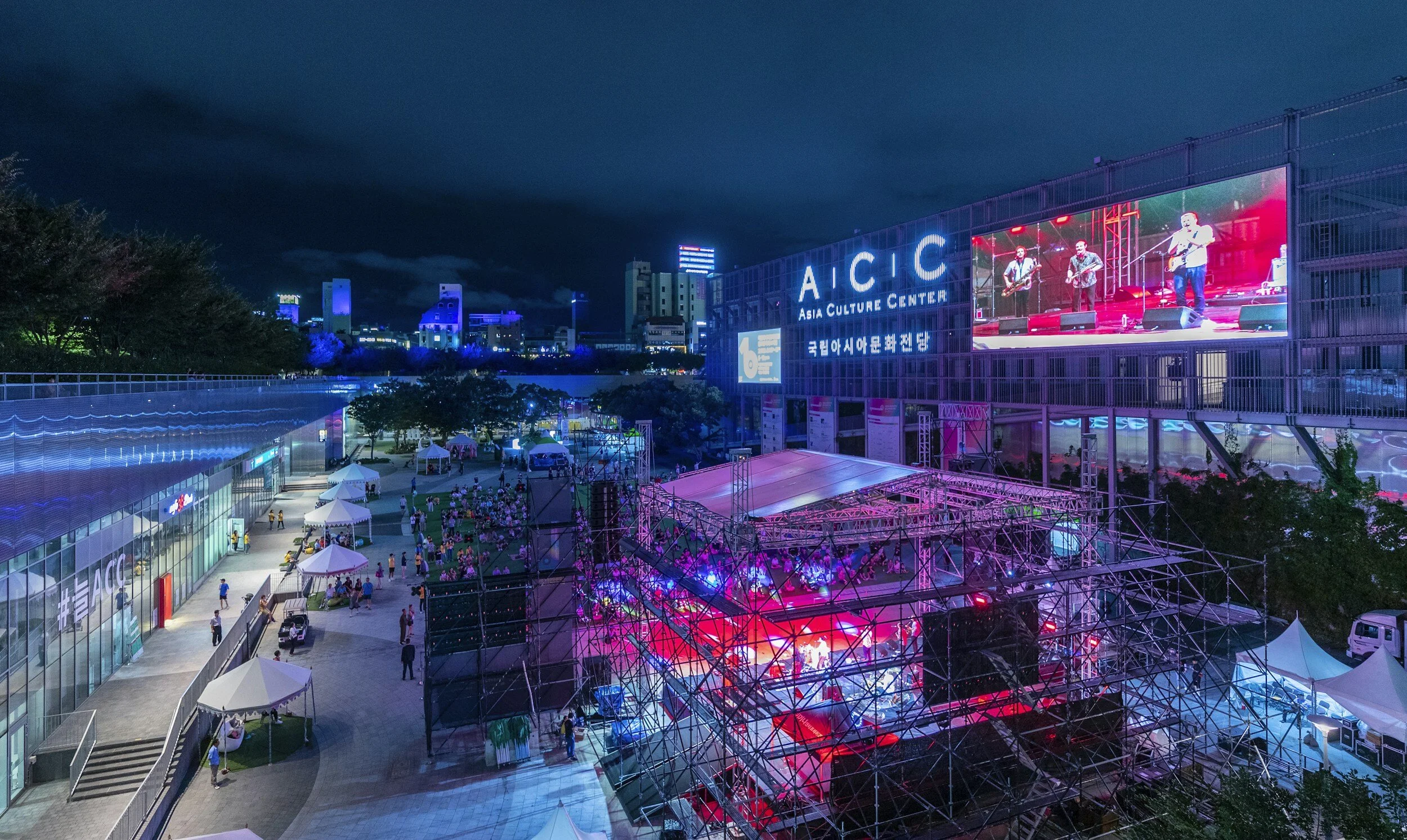 Outdoor Event Trends: Enhancing Success with Pretty Potty Co's Premium Restroom Solutions