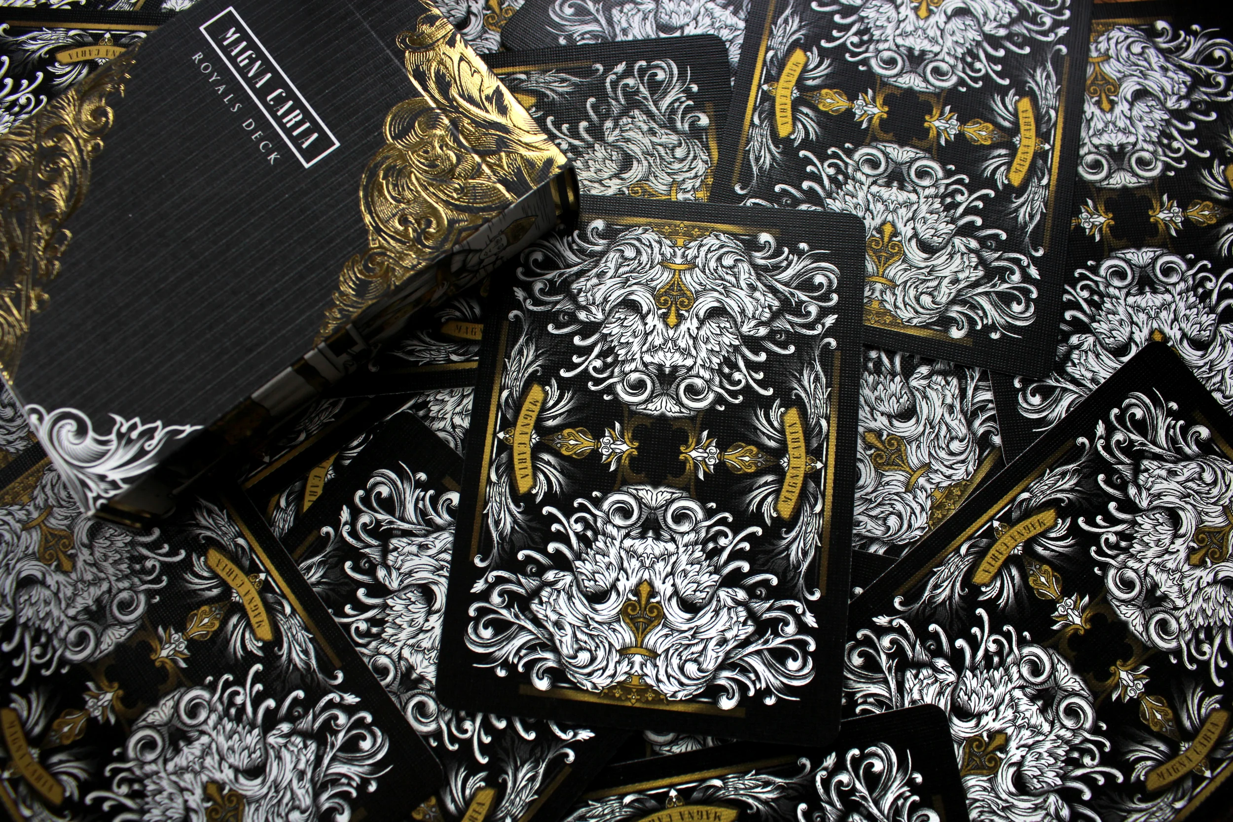  The Royals deck commands attention in rich black, representing the King and his empire. The sleek ba design features the gorgeous crowned lion in which 3 heads represent the 3 lions crest of the Angevin Empire. 