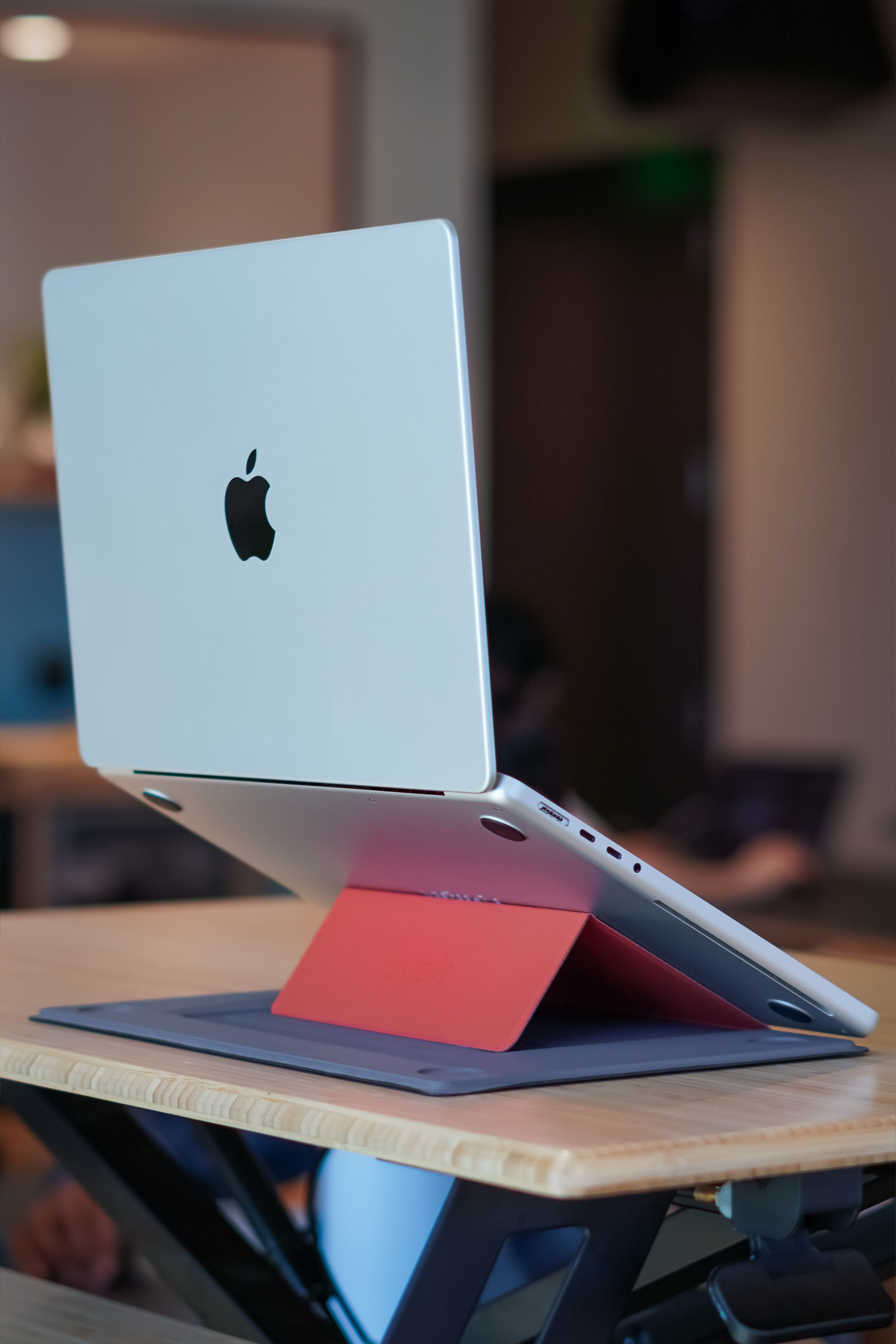 The Hottest Tech Gadgets Trending Right Now (And Why People Can't Stop Talking About Them)