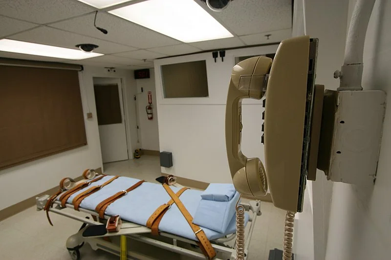 800px-Execution_chamber,_Florida.jpg