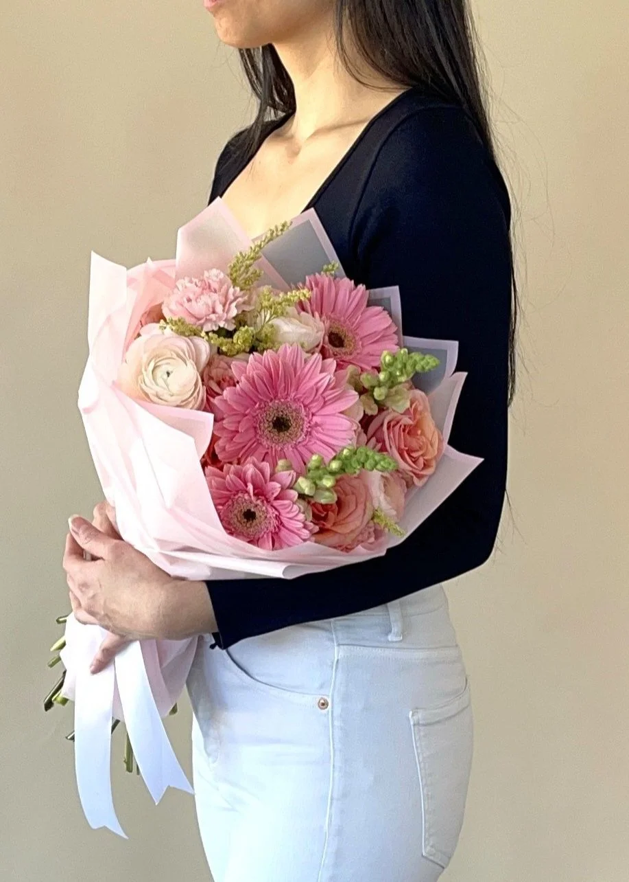 Shades of pink floral valentine bouquet, serving loudoun county and fairfax county virginia, sterling virginia, herndon virginia, reston virginia.