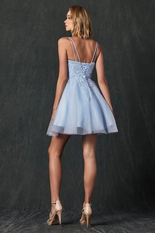Short ice blue homecoming dress and dama dress.