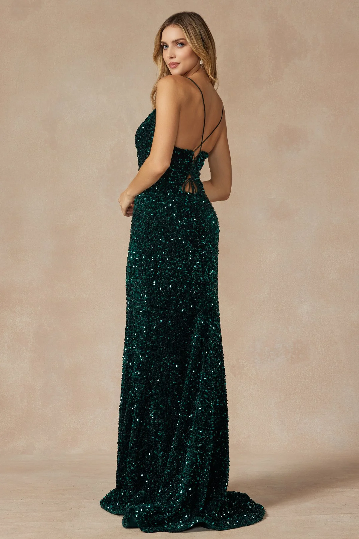 Emerald Green Fitted Prom Dress — Danielly's Boutique