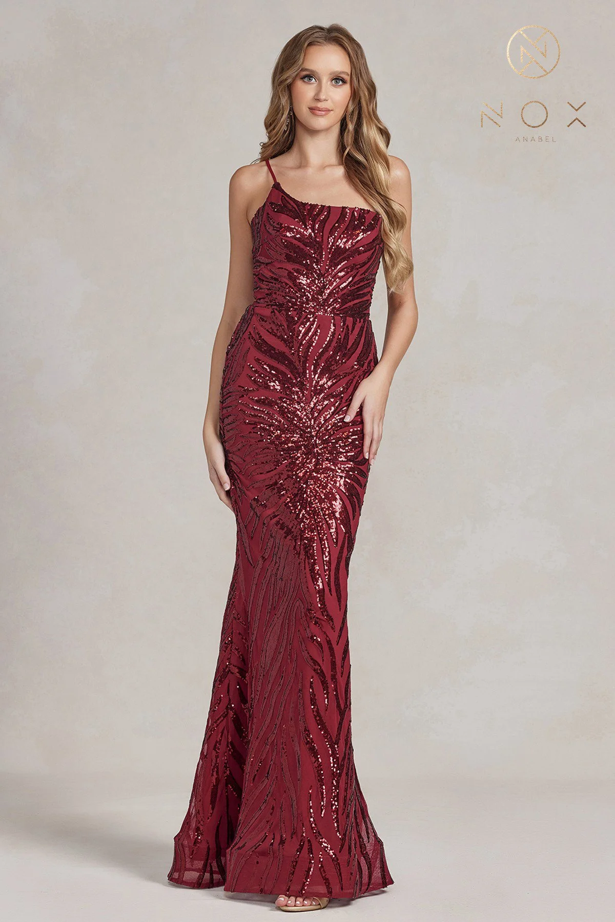 Stylish Burgundy Prom Dress - Stand Out from the Crowd with Contemporary Elegance!